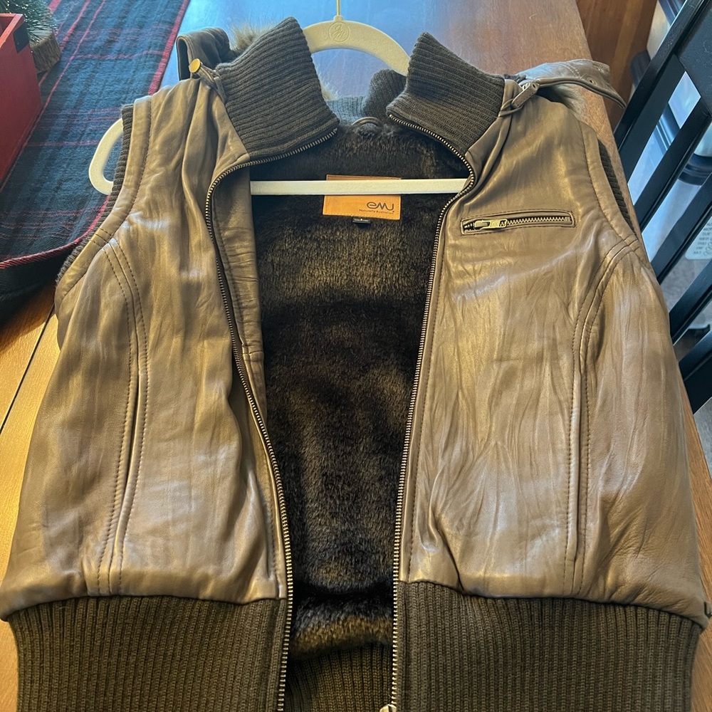 EMU Australian Hooded Vest